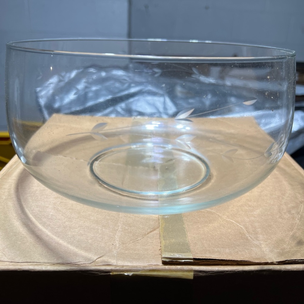 Princess House large crystal bowl
